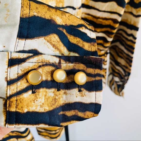 Tiger Print Pleated Front Mandarin Collar Long Sleeve Top Size M - Picture 6 of 10